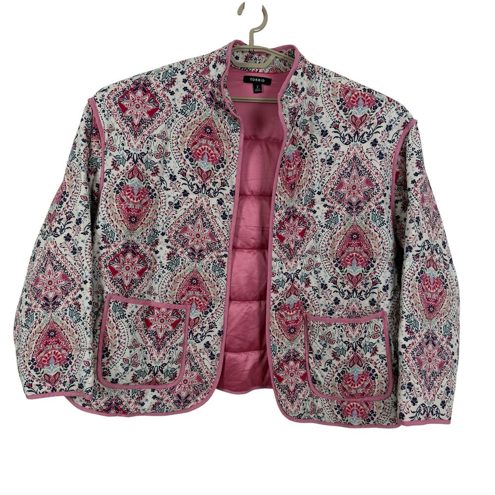 Torrid Women Quilted Pink Floral Open Jacket Size 2 (US 18/20/2X) Boho Cottage